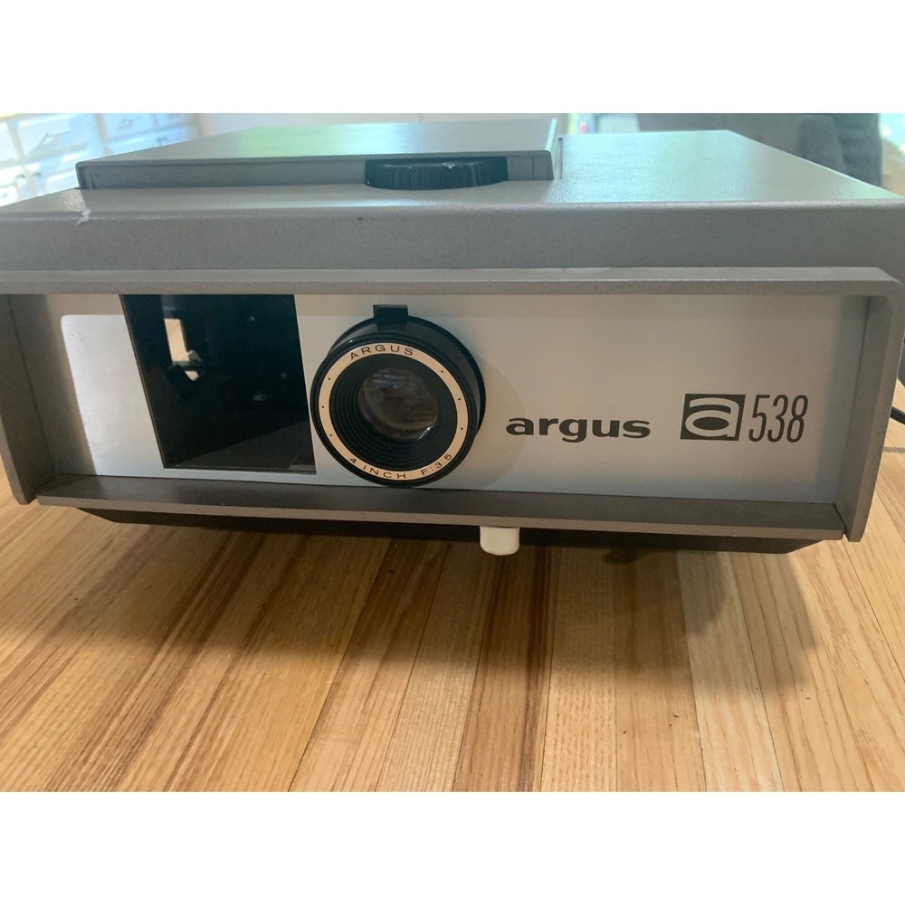 Argus 538 Slide Projector 4 Inch f:3.5 Lens Rare Vintage Retro y2k New Bulb
